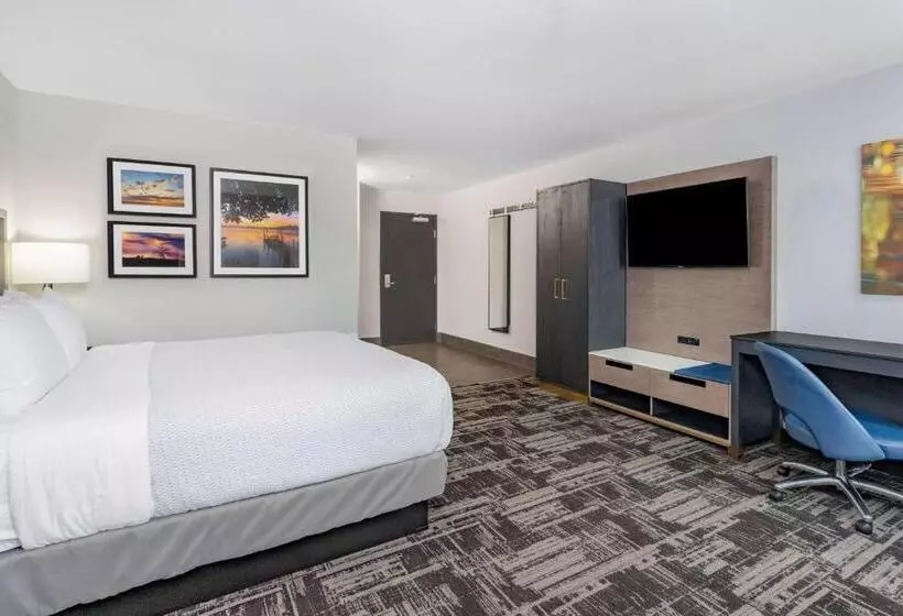 Hotelli Laquinta Suites By Wyndham South Bend Notre Dame Area