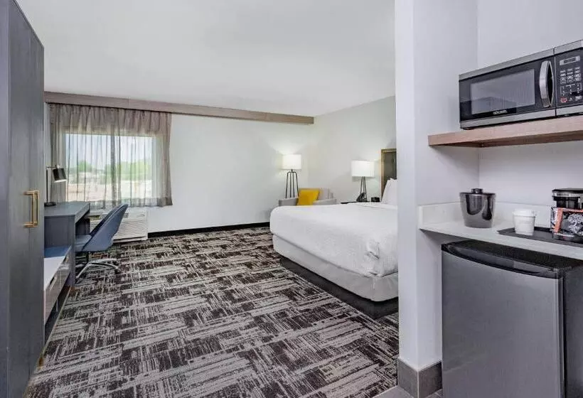 Hotelli Laquinta Suites By Wyndham South Bend Notre Dame Area