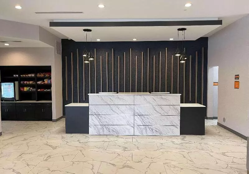 Hotelli Laquinta Suites By Wyndham South Bend Notre Dame Area