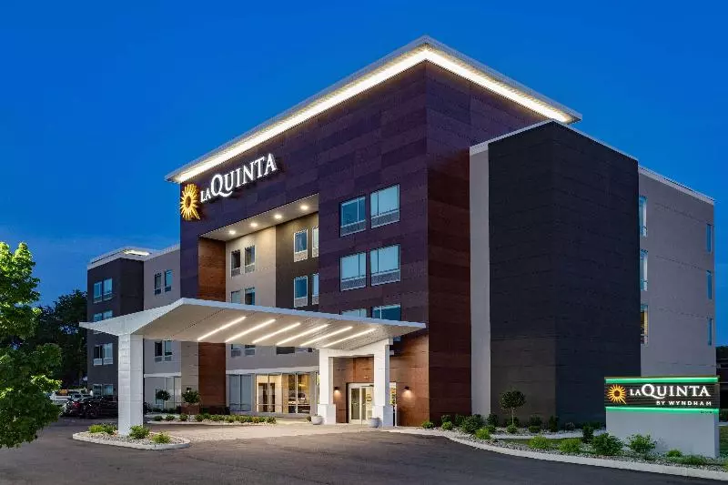 Hotelli Laquinta Suites By Wyndham South Bend Notre Dame Area