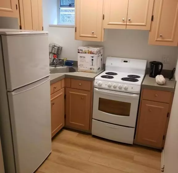 پانسیون Cedar Pond