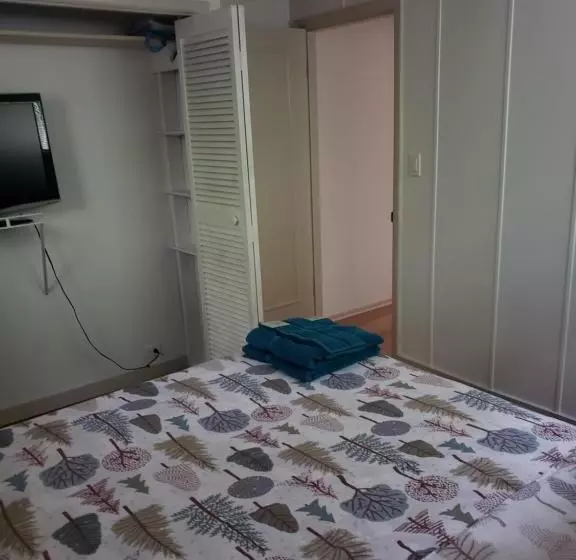 پانسیون Cedar Pond