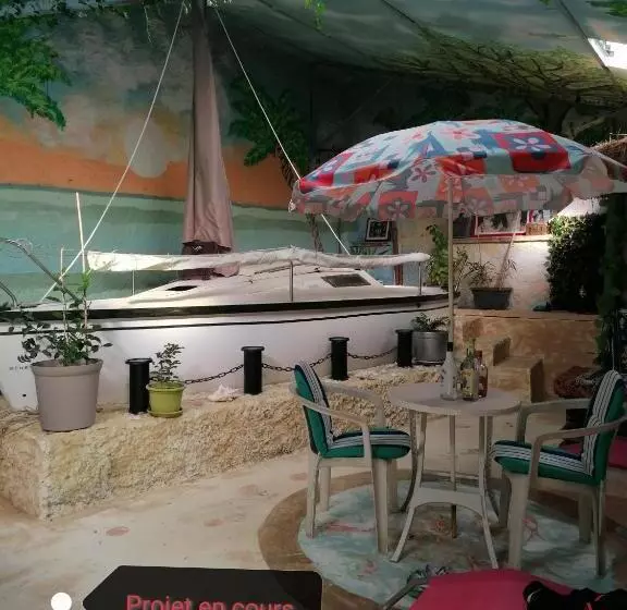 Aamiaismajoitus (B&B) Chambres D Hôtes Le Labyrinthe Du Peintre