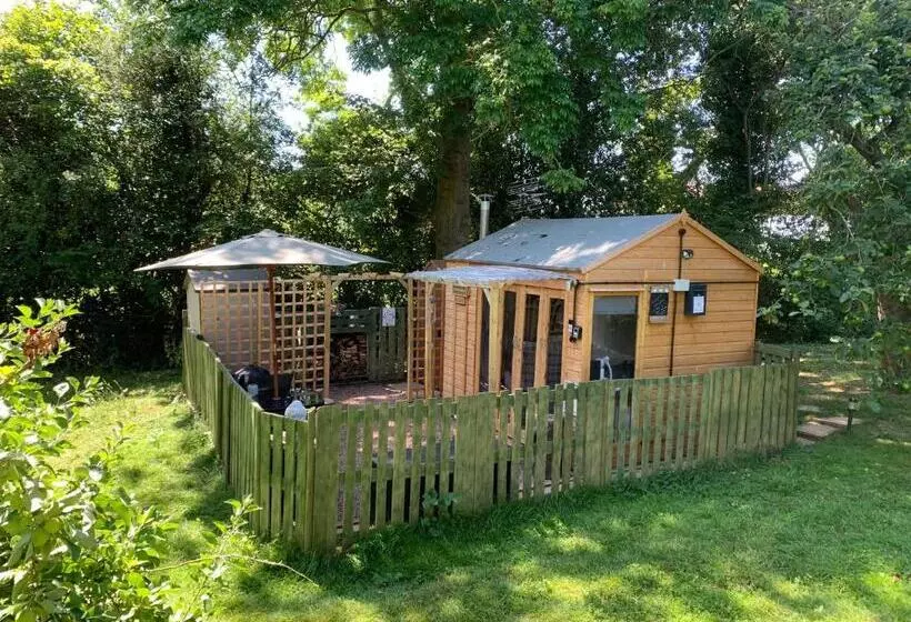 Aamiaismajoitus (B&B) Hedgehog Lodge