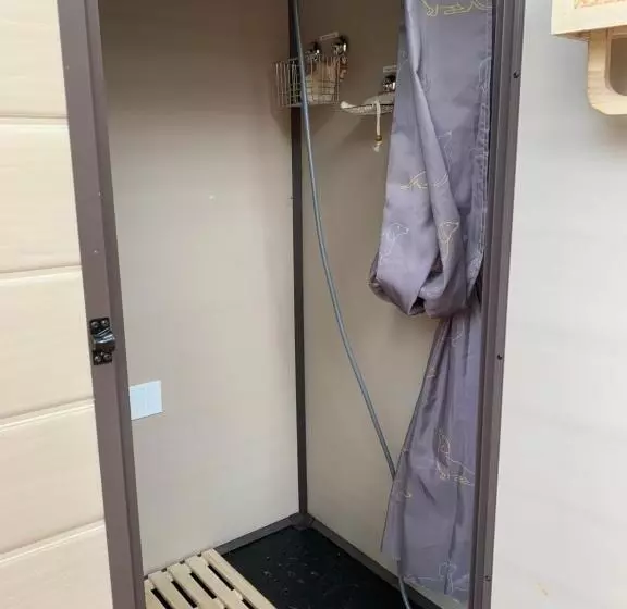 Aamiaismajoitus (B&B) Hedgehog Lodge