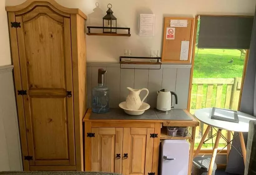 Aamiaismajoitus (B&B) Hedgehog Lodge