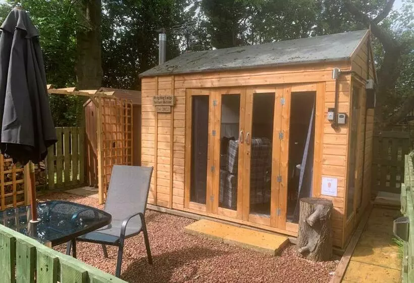 Aamiaismajoitus (B&B) Hedgehog Lodge