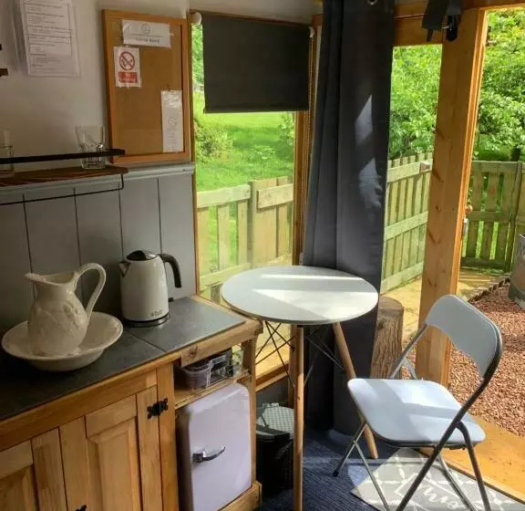 Aamiaismajoitus (B&B) Hedgehog Lodge