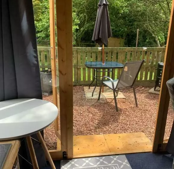 Aamiaismajoitus (B&B) Hedgehog Lodge