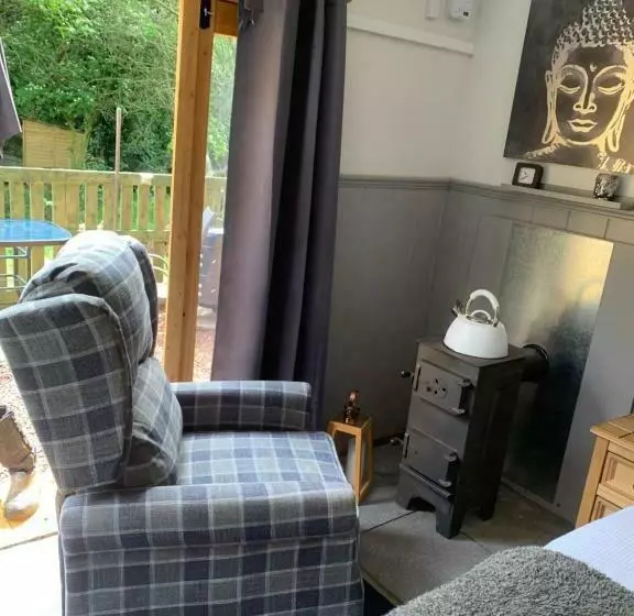 Aamiaismajoitus (B&B) Hedgehog Lodge