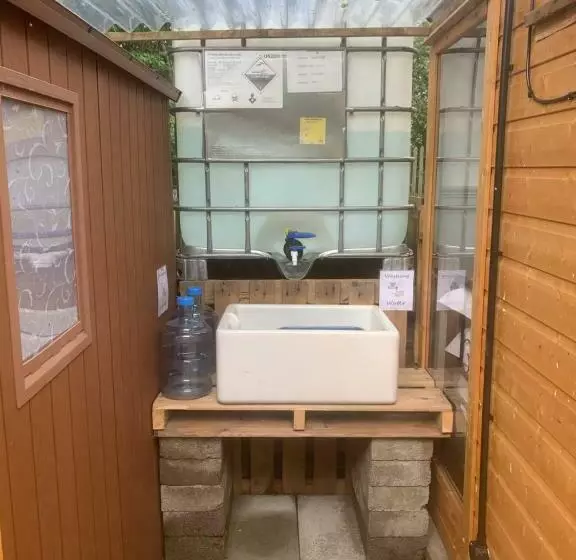 Aamiaismajoitus (B&B) Hedgehog Lodge