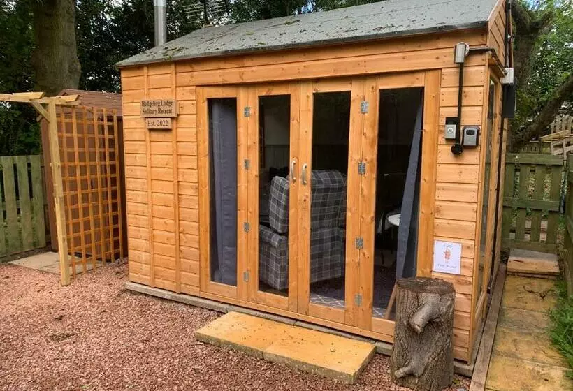 Aamiaismajoitus (B&B) Hedgehog Lodge