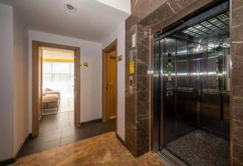 ホテル çorlu Dem