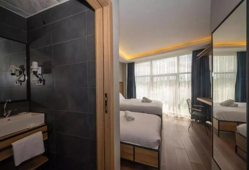 ホテル çorlu Dem