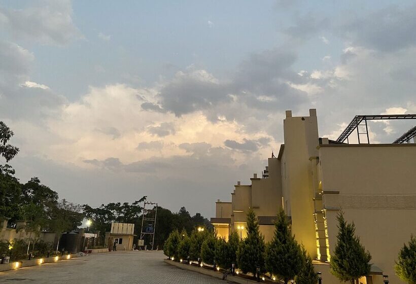 Отель Grand Victoria The Fern Resort & Spa, Panchgani