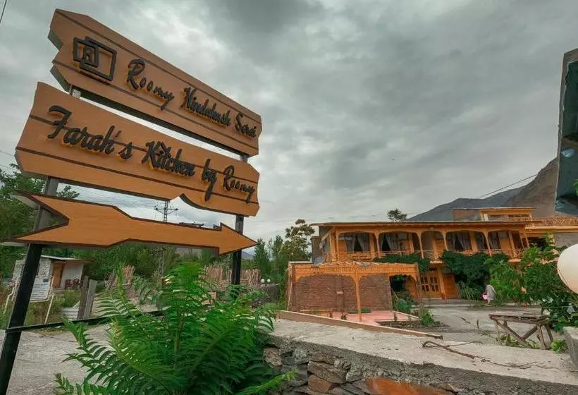 هتل Roomy Hindukush Sarai, Chitral