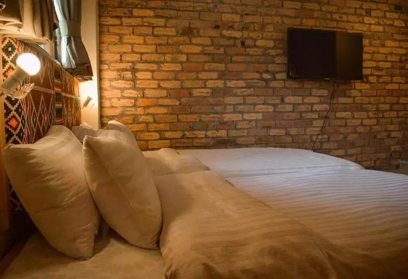 هتل Roomy Hindukush Sarai, Chitral