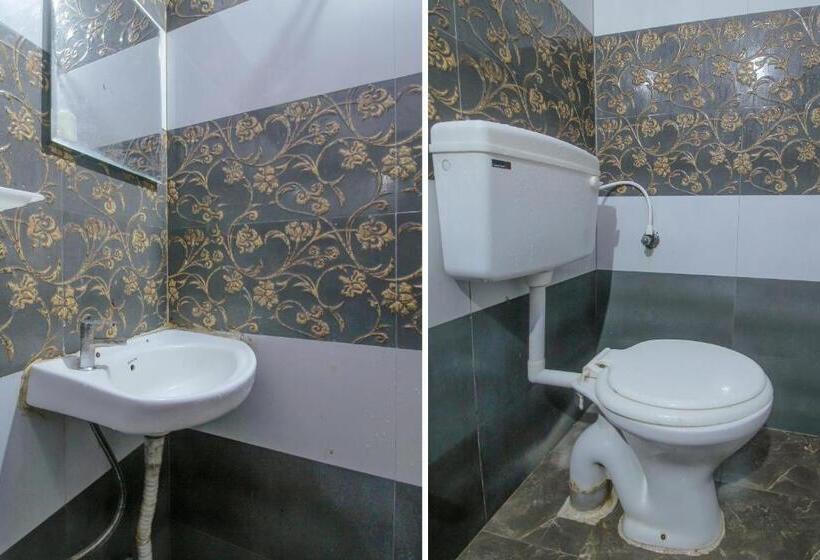 호텔 Spot On Mohit Gokul Lodge New Room S Near Snow World