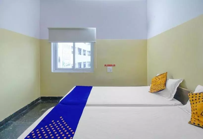 هتل Spot On Mohit Gokul Lodge New Room S Near Snow World