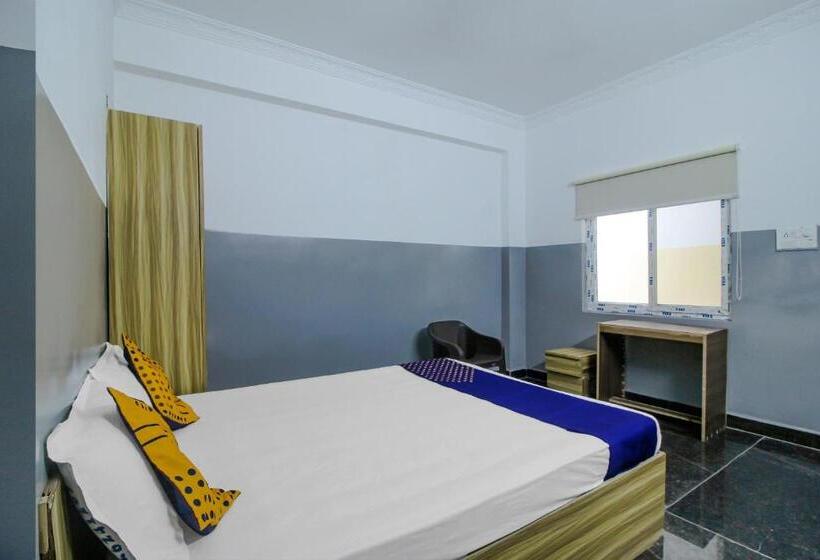 호텔 Spot On Mohit Gokul Lodge New Room S Near Snow World