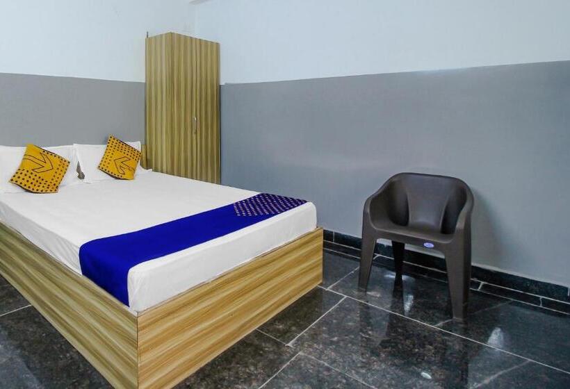 호텔 Spot On Mohit Gokul Lodge New Room S Near Snow World