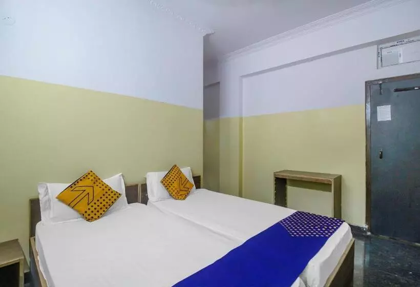 هتل Spot On Mohit Gokul Lodge New Room S Near Snow World
