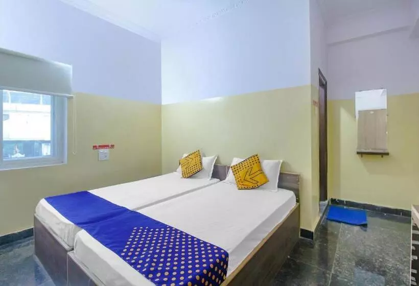هتل Spot On Mohit Gokul Lodge New Room S Near Snow World