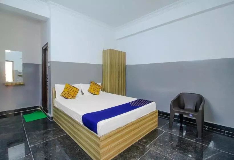 هتل Spot On Mohit Gokul Lodge New Room S Near Snow World