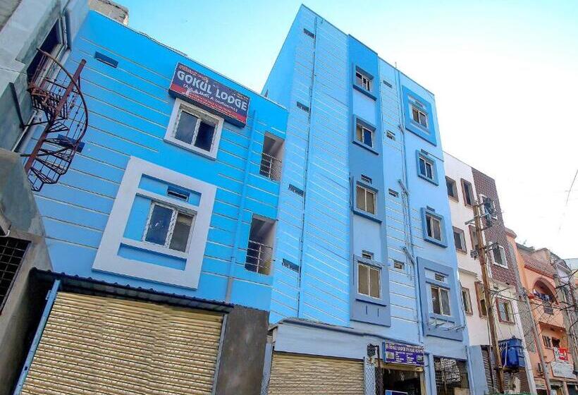 호텔 Spot On Mohit Gokul Lodge New Room S Near Snow World