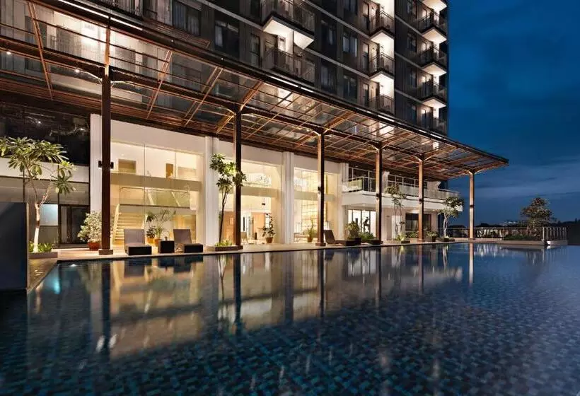 Kawana Golf Residence