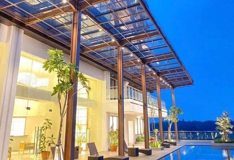 Kawana Golf Residence