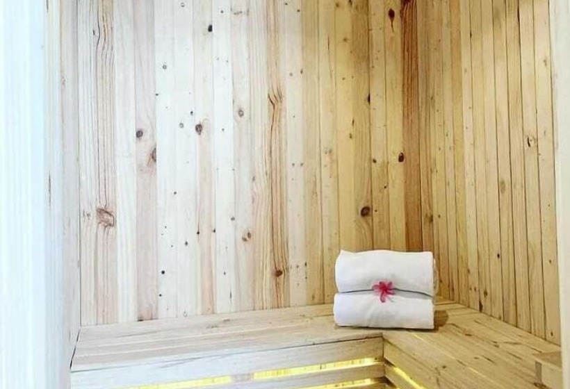 Kawana Golf Residence