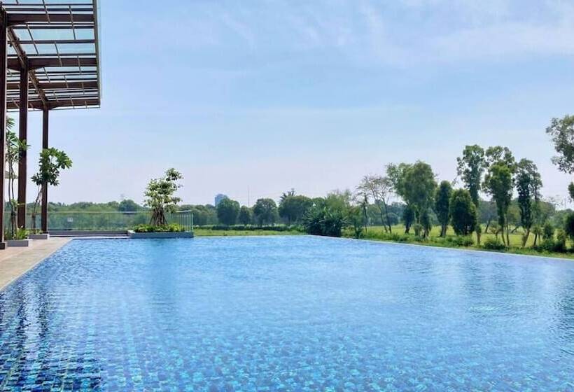 Kawana Golf Residence