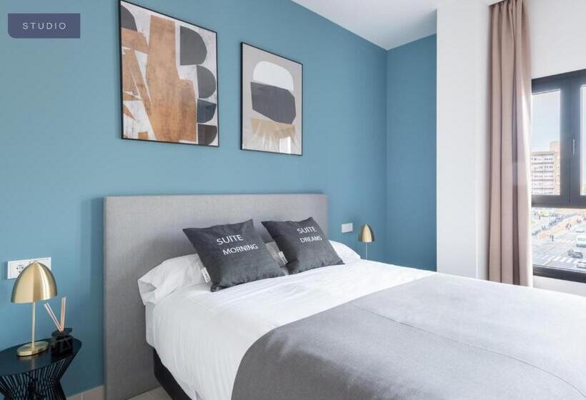 Limehome Sevilla Calle Torcuato Luca De Tena Digital Access