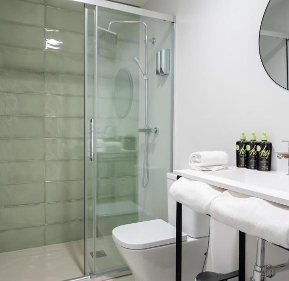 Limehome Sevilla Calle Torcuato Luca De Tena Digital Access