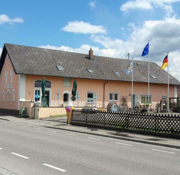 Nesthocker Café Snackbar Pension Bauwagencamp