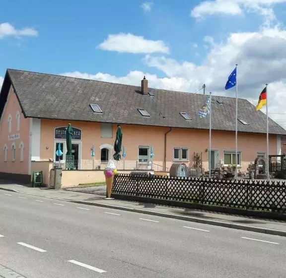 Nesthocker Café Snackbar Pension Bauwagencamp