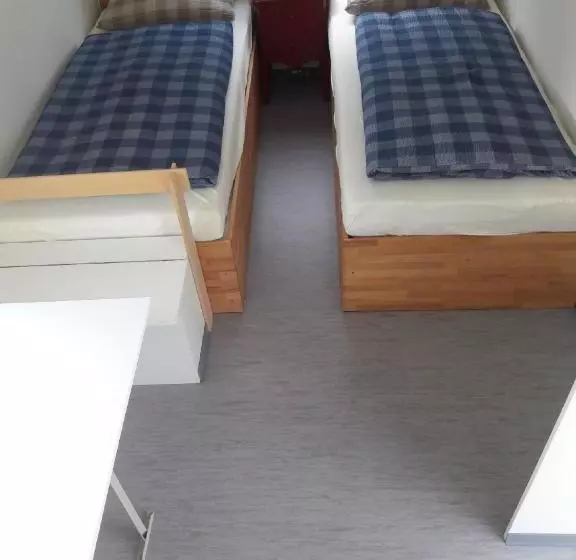 Nesthocker Café Snackbar Pension Bauwagencamp