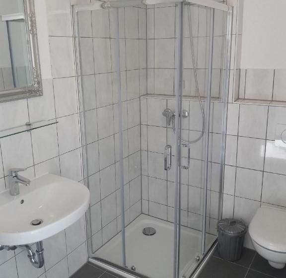 Nesthocker Café Snackbar Pension Bauwagencamp