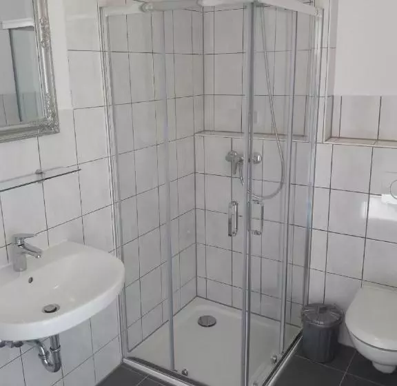 Nesthocker Café Snackbar Pension Bauwagencamp