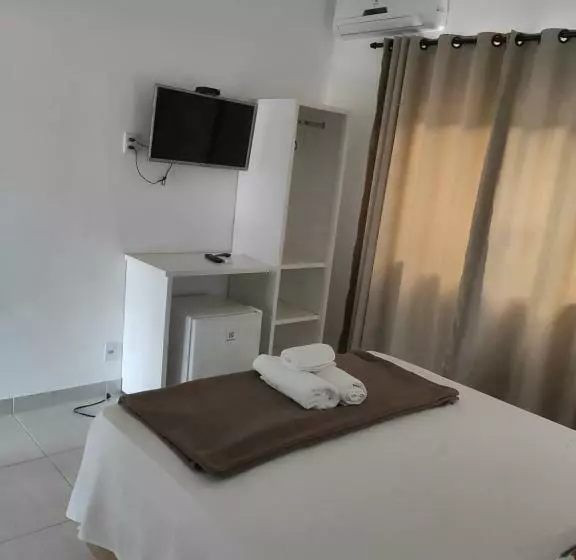 Majatalo Hospedagem Casa Branca Localizada Em Um Bairro Nobre De Capitólio, Escarpas Do Lago