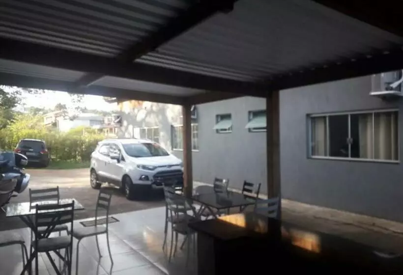 Majatalo Hospedagem Casa Branca Localizada Em Um Bairro Nobre De Capitólio, Escarpas Do Lago