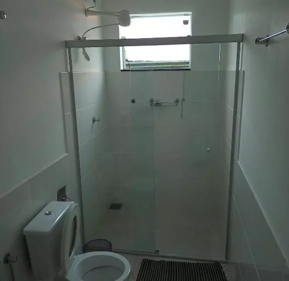 Majatalo Hospedagem Casa Branca Localizada Em Um Bairro Nobre De Capitólio, Escarpas Do Lago