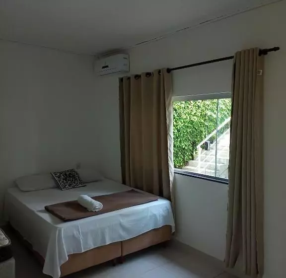 Majatalo Hospedagem Casa Branca Localizada Em Um Bairro Nobre De Capitólio, Escarpas Do Lago