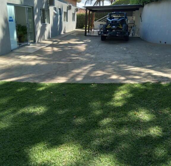 بنسيون Hospedagem Casa Branca Localizada Em Um Bairro Nobre De Capitólio, Escarpas Do Lago