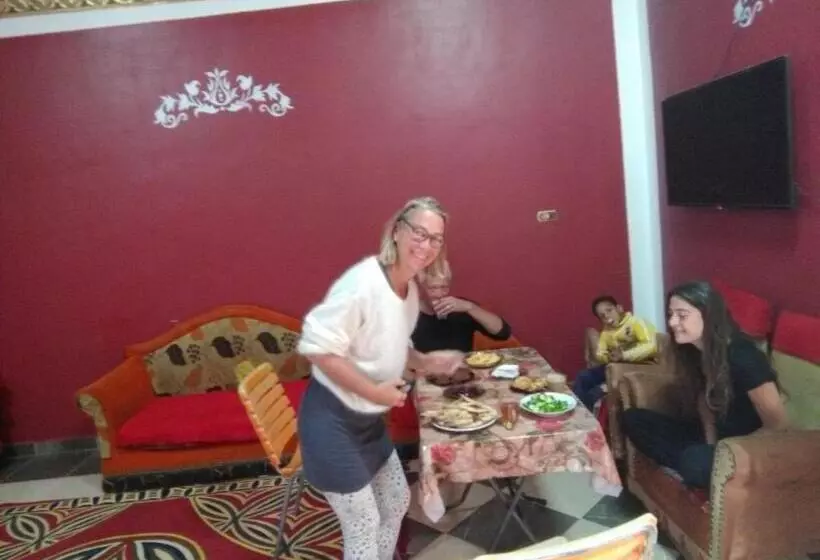 پانسیون Labib Guest House