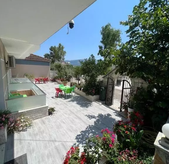 پانسیون Vila Flowers