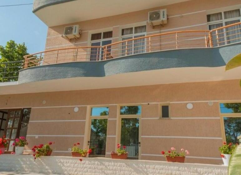 پانسیون Vila Flowers