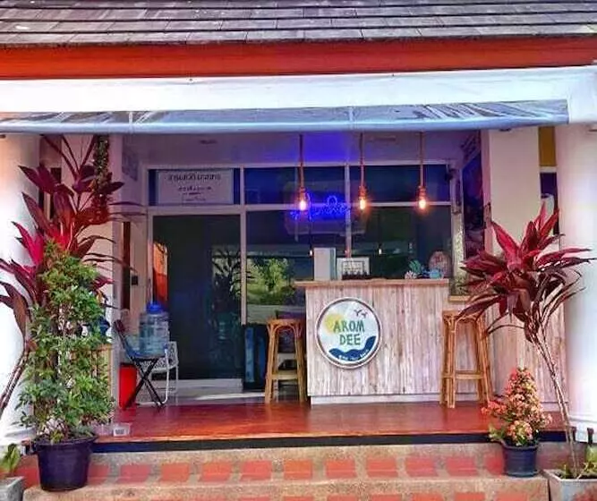 Retkeilymaja Aromdee At Naithon Beach