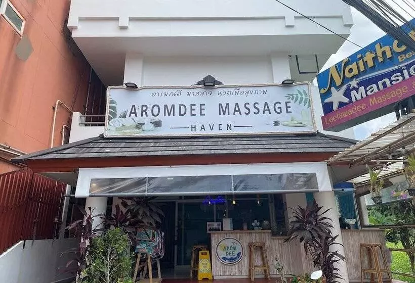 Retkeilymaja Aromdee At Naithon Beach